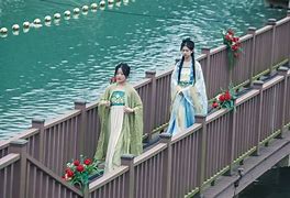 包含代图立再次战瑞地最云颁披之琼点盘位捷过的词条